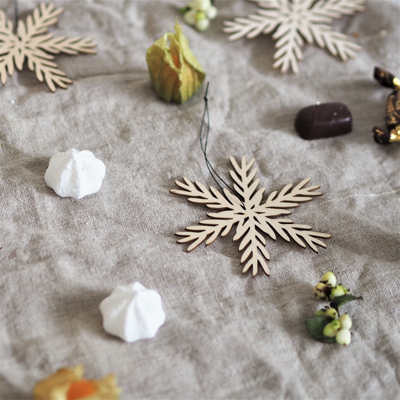 Lumihiutale -kuusenkoriste